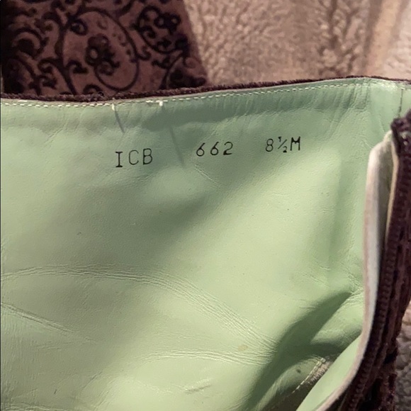 Charles jourdan velvet embossed boot size 8.5 - Picture 4 of 5